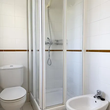 Апартаменты En La Playa De Con Parking Privado Могро